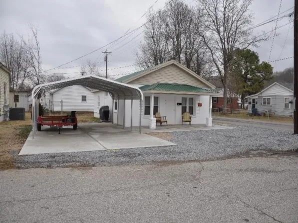 201 Slayden Ave, Waverly, TN 37185