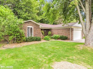 2415 Wortham Dr, Rochester Hills, MI 48307