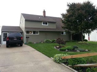 80 Ice Pond Rd, Levittown, PA 19057