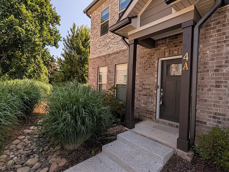 555 Gresham Ln #4A — Photo 2