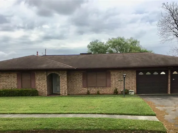 2709 Marilyn Ln, Port Neches, TX 77651