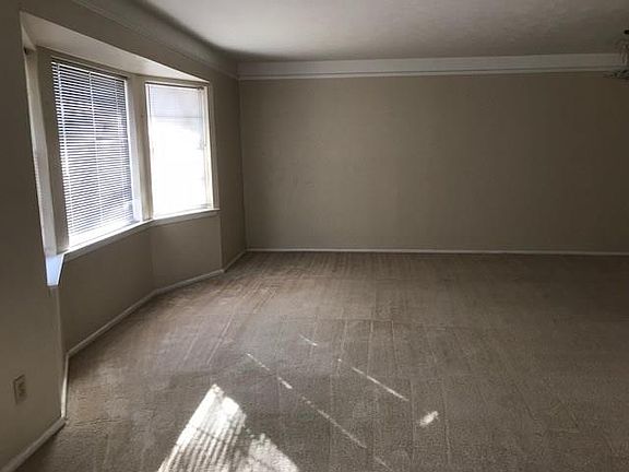 4th image of 629 Timothy Dr