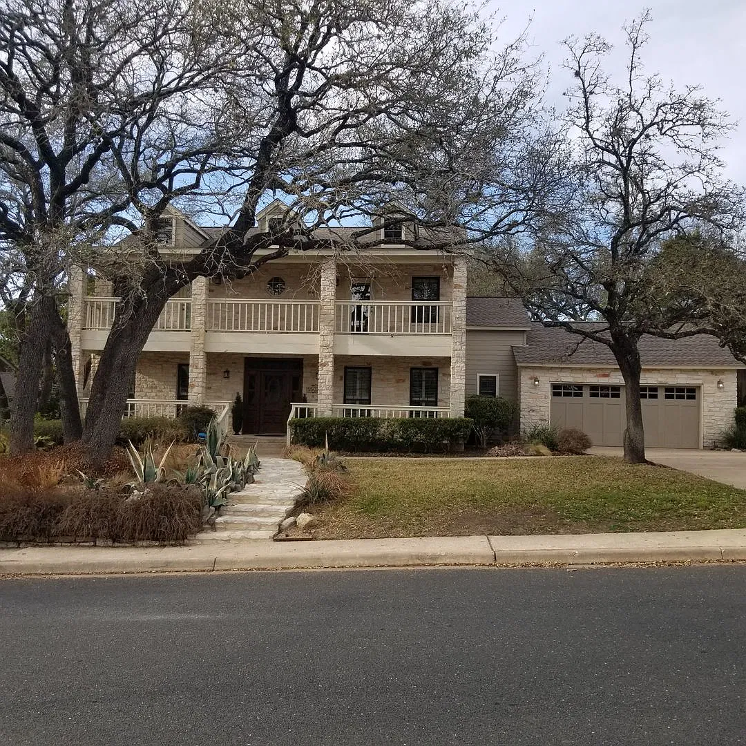 Stunning Home - North Cat Mountain - 4 bed, 2.5 bath, 2 car garage — Photo 1