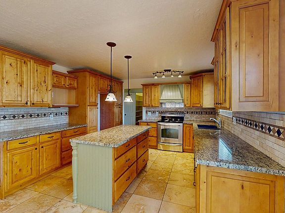 3rd image of 10924 S Pleasant View Dr