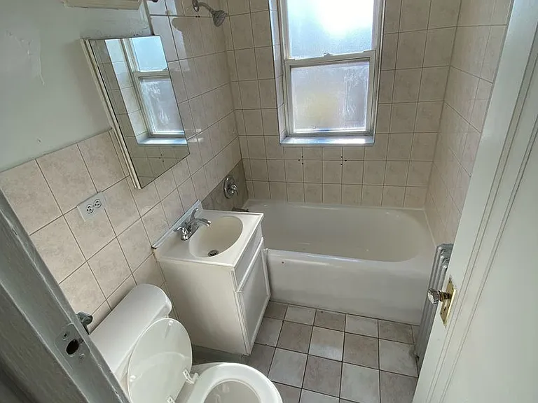2900-04 N Laramie Avenue W George St #5200-06 — Photo 38