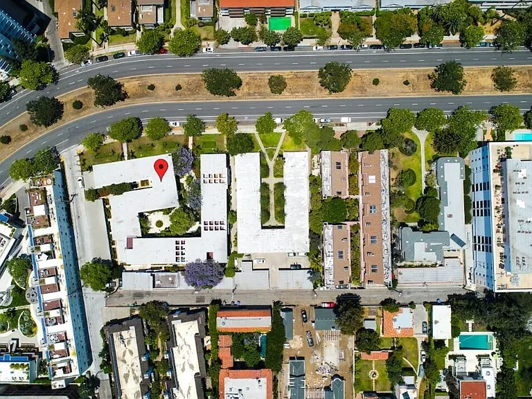 142 San Vicente Blvd #B — Photo 3