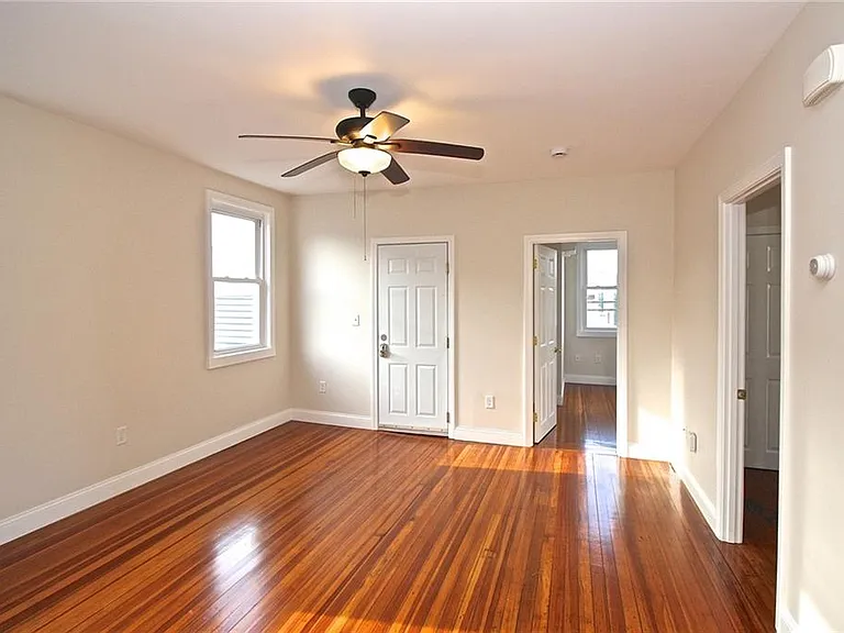 668 Thames St #2 — Photo 13