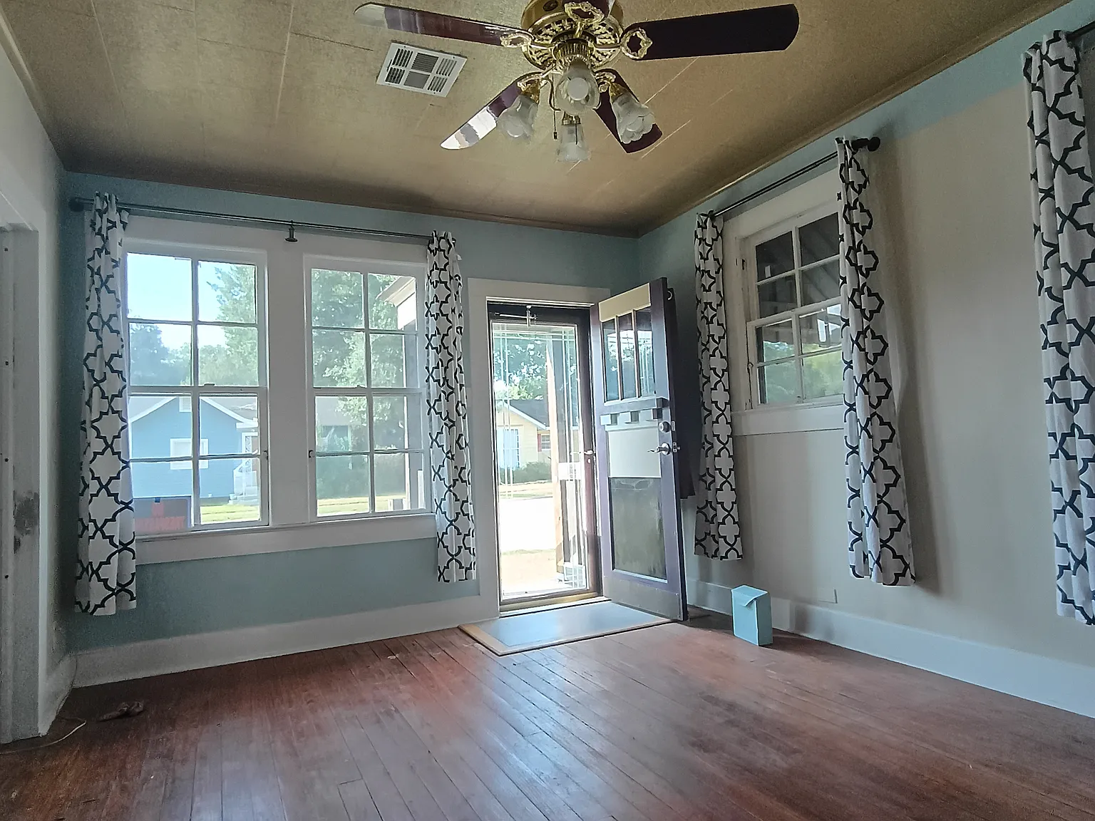 2 bed, 897 sqft, $1,000 — Photo 2