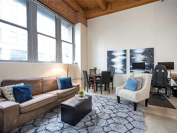 5th image of 712 Broadway Blvd #304