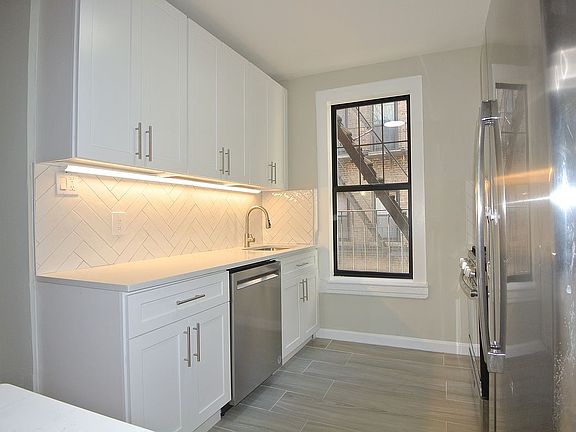 4th image of 3117 Broadway APT 47