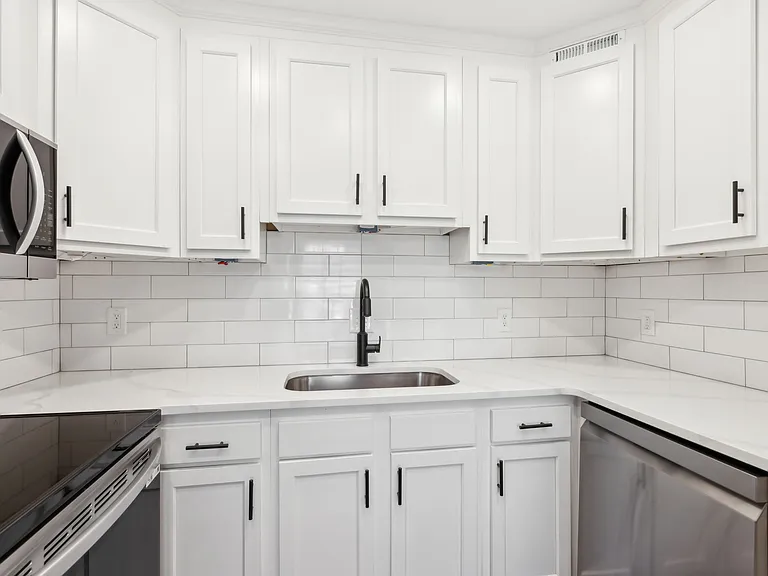 1011 Murfreesboro Rd #L9 — Photo 1