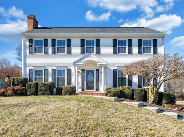 4916 Appletree Dr, Roanoke, VA 24012