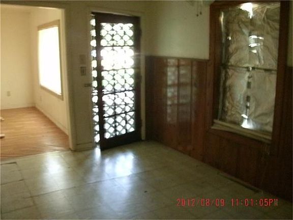 5th image of 1510 Lawrence Ave
