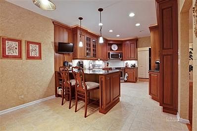 2nd image of 121 Rutgers Ct
