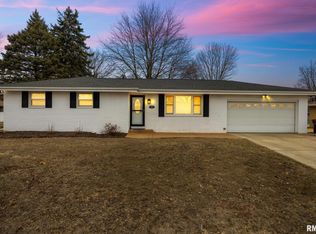 121 E Norwood St, Morton, IL 61550