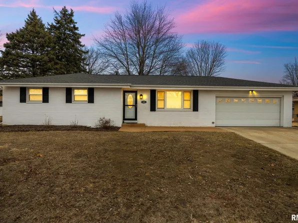 121 E Norwood St, Morton, IL 61550