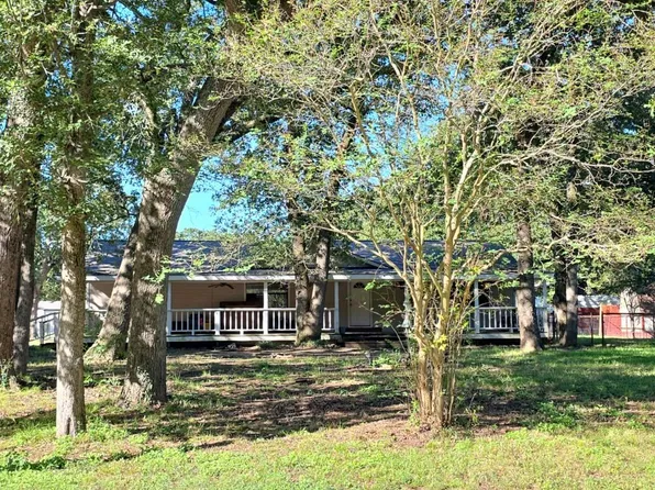 325 Driftwood Ave, Streetman, TX 75859