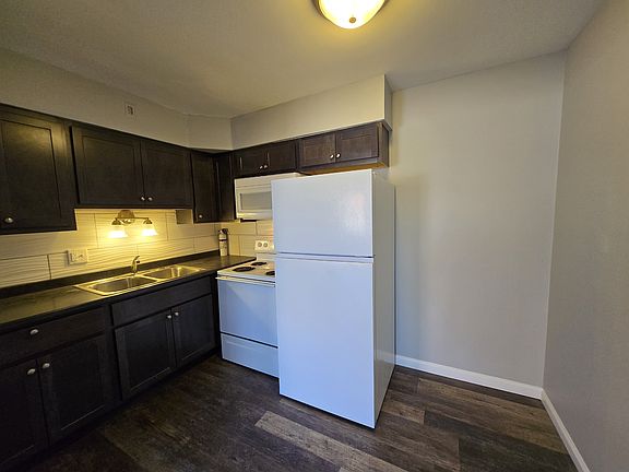 5th image of 2625 S Big Bend Blvd