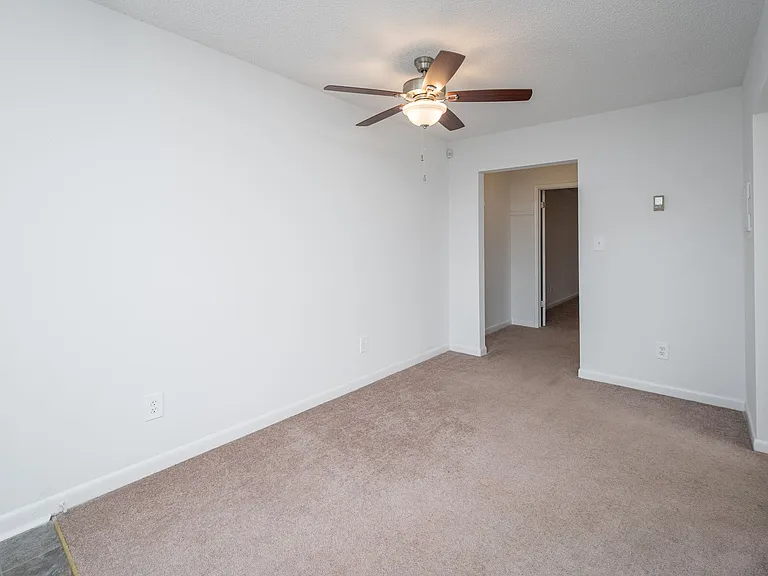 Dana Apartments — Photo 6