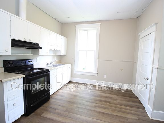 4th image of 524 Fulton Ave SW