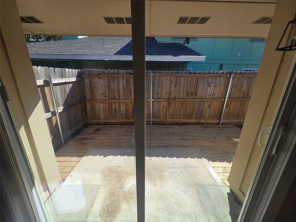 4th image of 11038 E 16th St