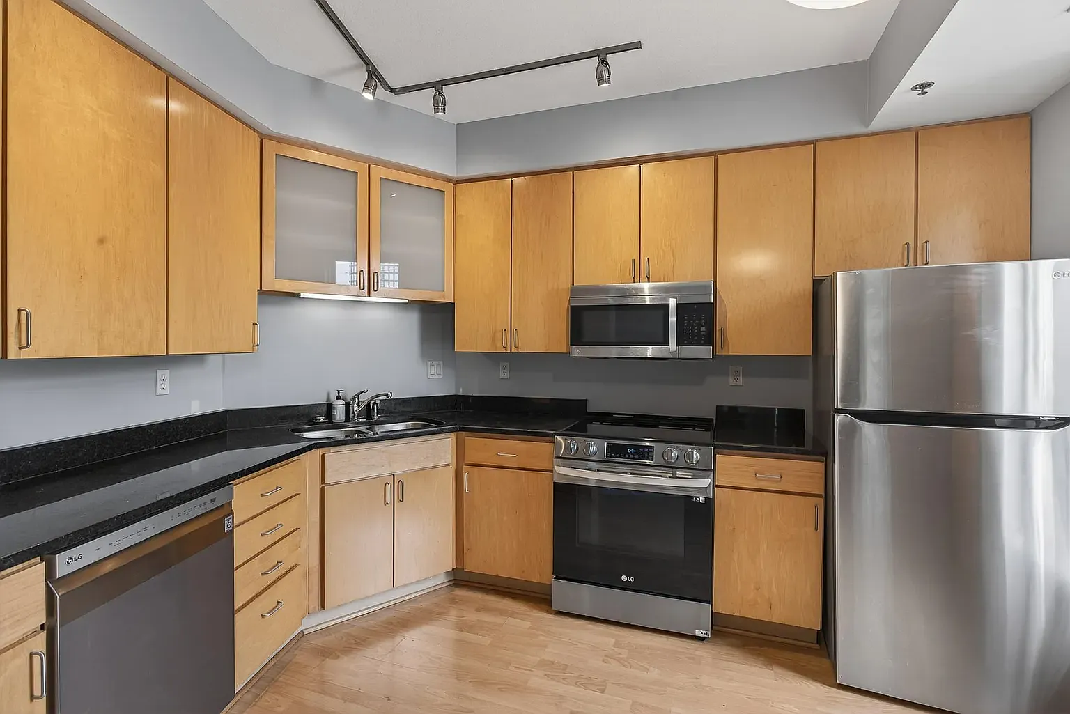 2 bed, 1053 sqft, $750 — Photo 3