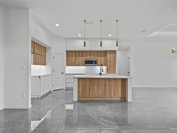 5th image of 1609 Stardust Ln