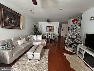 5th image of 15002 Dahlia Dr