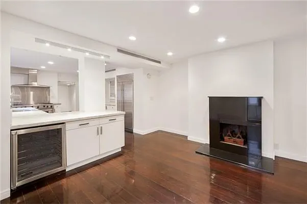 Sold by Leslie J. Garfield | media 5