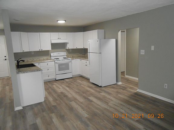 4th image of 1054 E 5th St