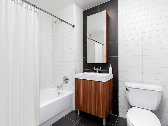 5th image of 116 John St APT 3102
