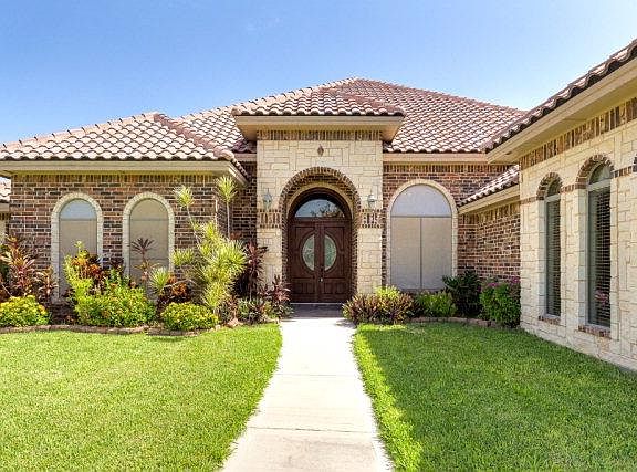2nd image of 2801 E Bluebonnet Ln