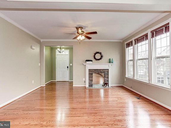 5th image of 4933 Breeze Way