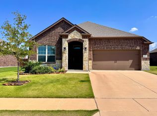 10305 Klondike Ln, Aubrey, TX 76227