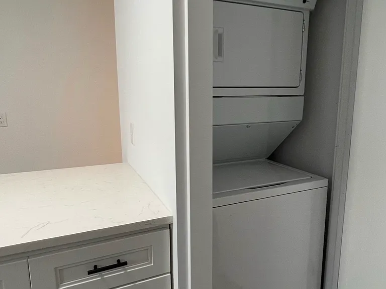 185 Laurel St #1A — Photo 2