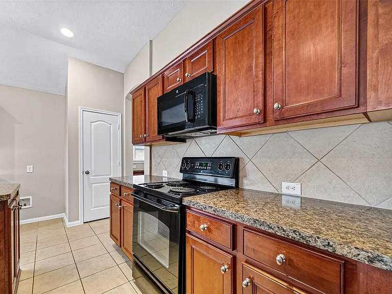 16007 Hidden Manor Dr — Photo 11