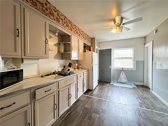 3rd image of 1009 North St
