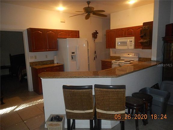 5th image of 1624 Red Oak Ln