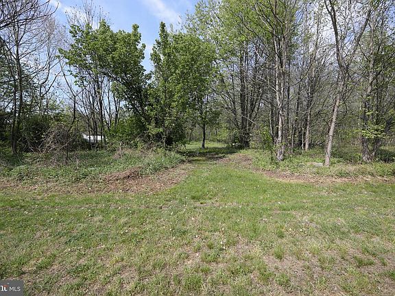 5th image of 140 Winding Way