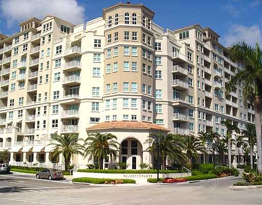 Home For Sale In Palmetto Place