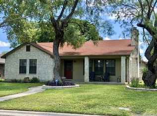 162 Weeping Willow, Uvalde, TX 78801