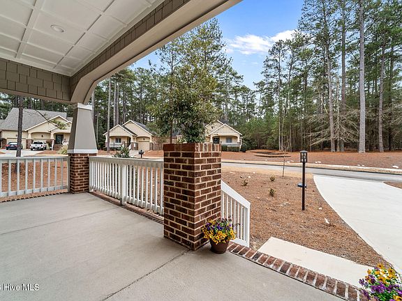 3rd image of 81 Lamplighter Village Drive
