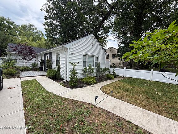 2nd image of 185 Elmwood Rd