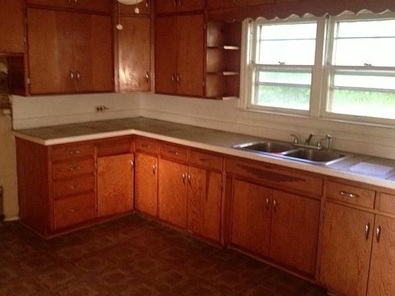 4th image of 3614 Delavan Ave