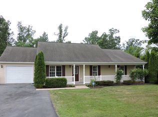 109 Woodside Dr, Waynesboro, VA 22980