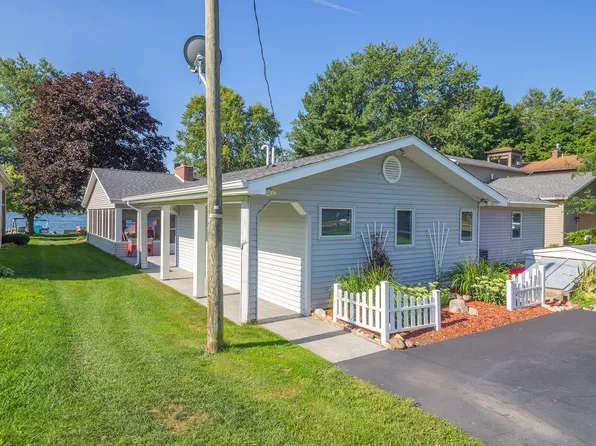 46535 Lakeview Dr, Decatur, MI 49045
