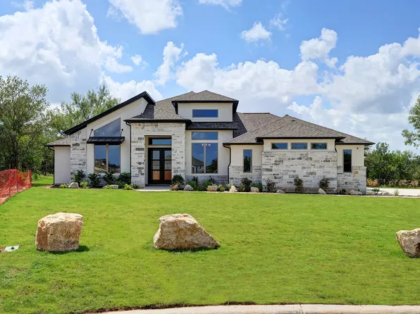 103 Janette Bend, Castroville, TX 78009