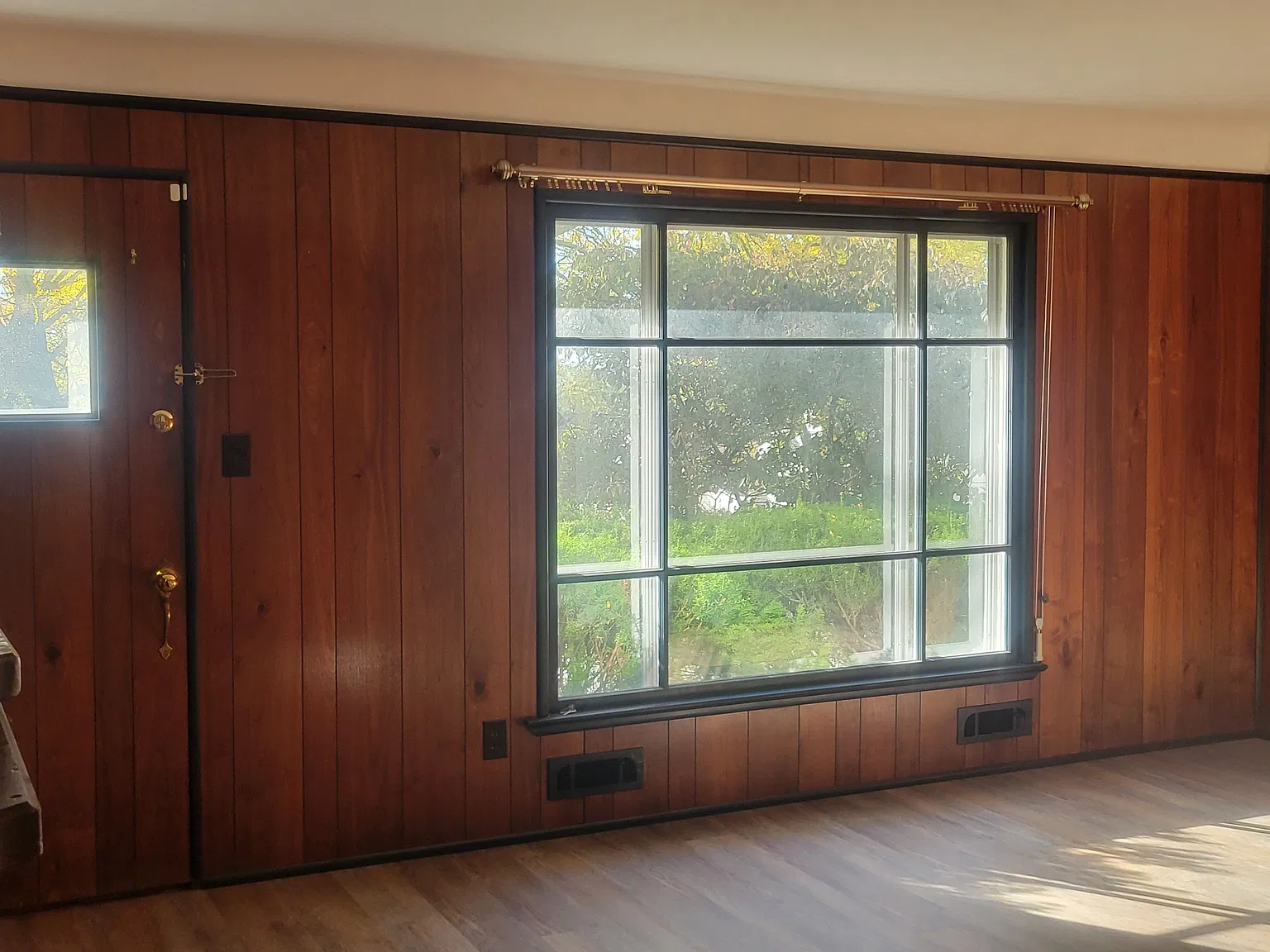 3 bed, 1189 sqft, $1,850 — Photo 2