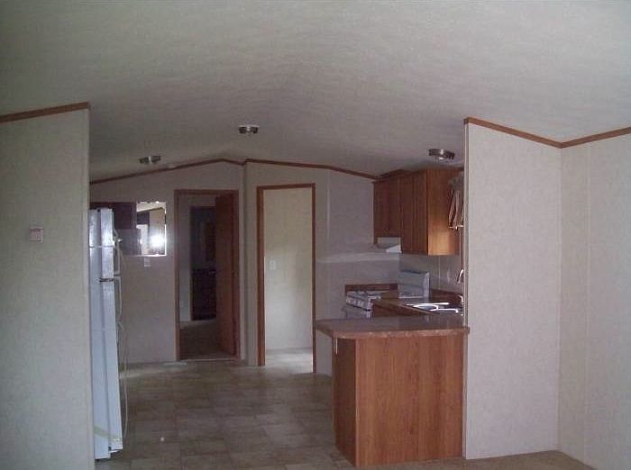 2nd image of 25 Carpenter Ln Trlr 4