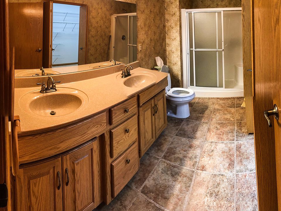 1st image of 4890 Applewood Ln